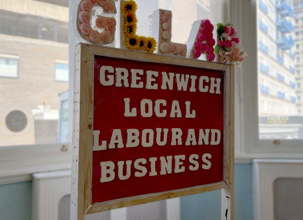 GLLaB sign